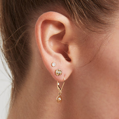 Montauk Daisy Stud Earrings With Diamond Jewelry Helen Ficalora 14k Yellow Gold